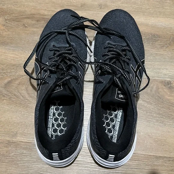 Men’s ASICS GT-2000 10 in black and white US Size 9 - Picture 3 of 4